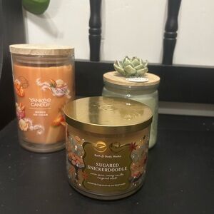 Yankee Candke signature  Bath & Body Works Sugared Snickerdoodle 3-Wick Candle